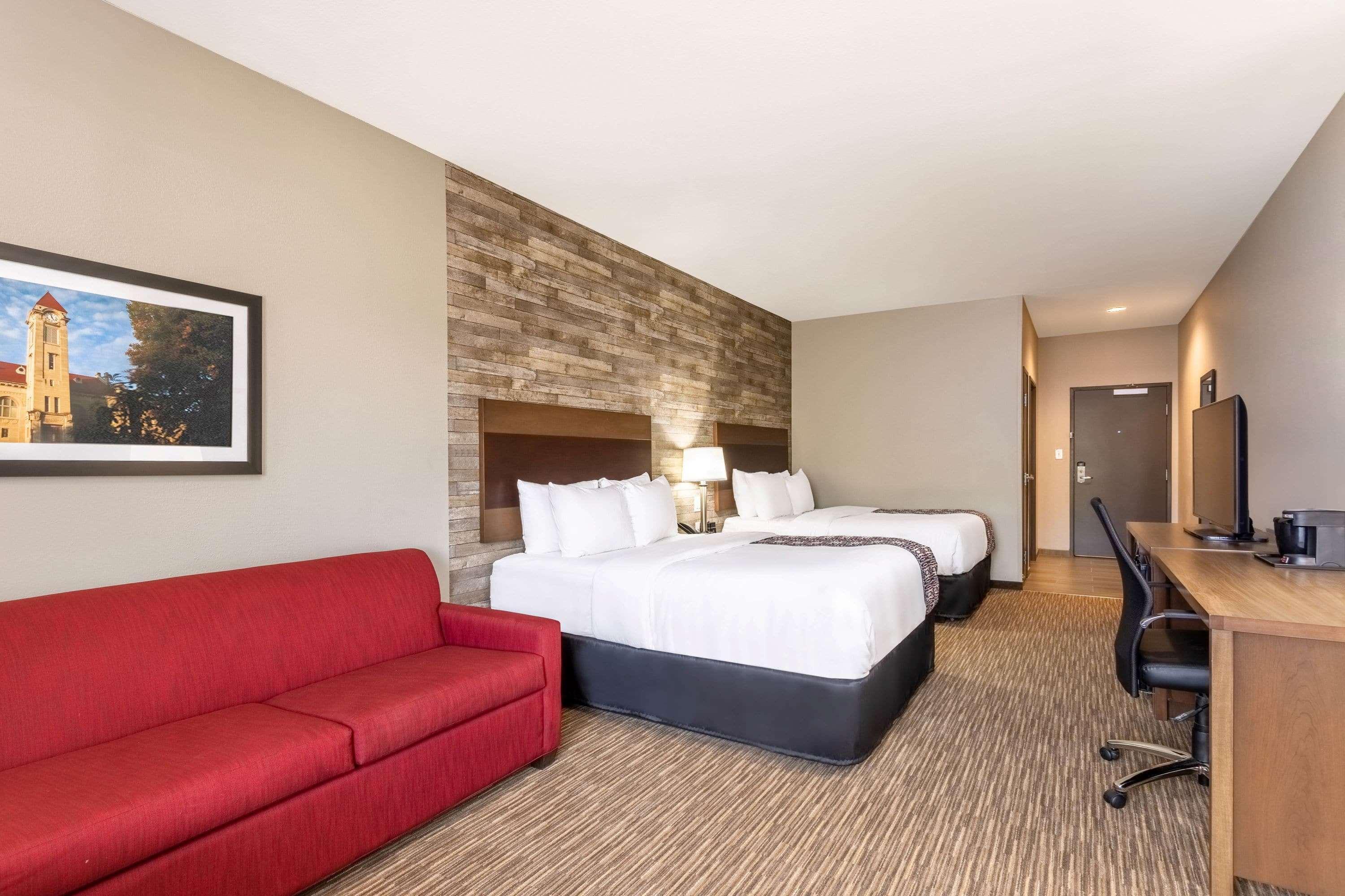 La Quinta Inn And Suites By Wyndham Bloomington Exterior photo