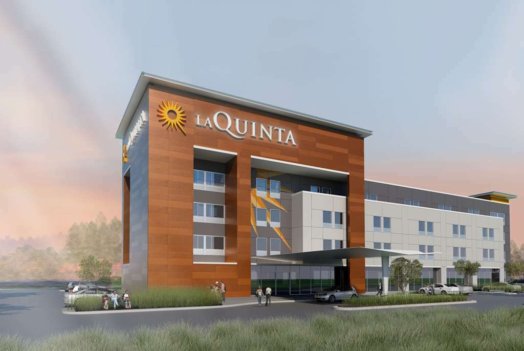La Quinta Inn And Suites By Wyndham Bloomington Exterior photo